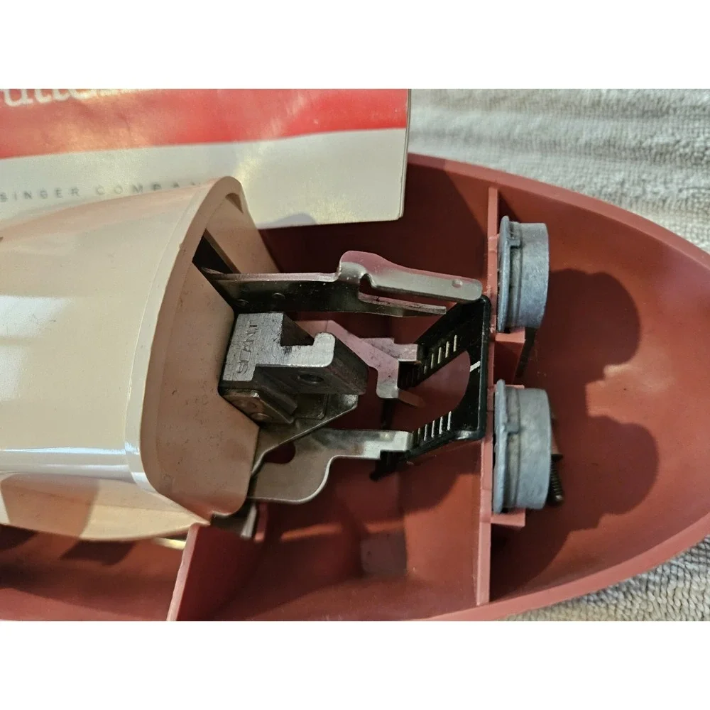 Singer Sewing Machine Buttonholer No.489500 / 489510 In Pink Clamshell Box. 1960